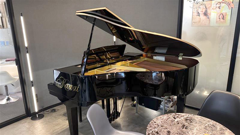 2408カフェ　ピアノ