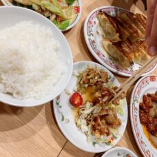 今回のチョイス。もちろん餃子は外せない。