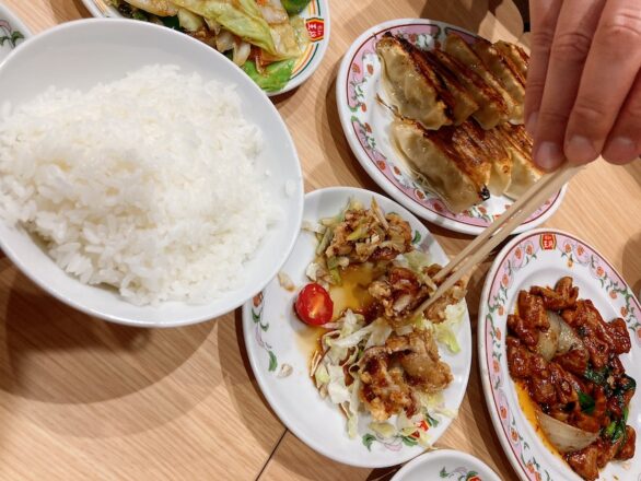 今回のチョイス。もちろん餃子は外せない。