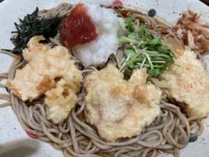 梅おろしとり天蕎麦
