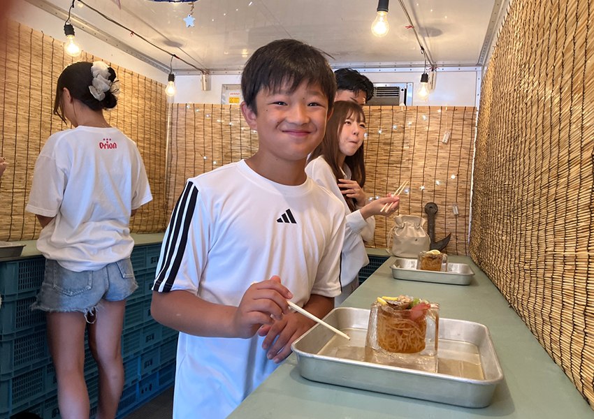 魚太郎_トラック冷麺スタンド