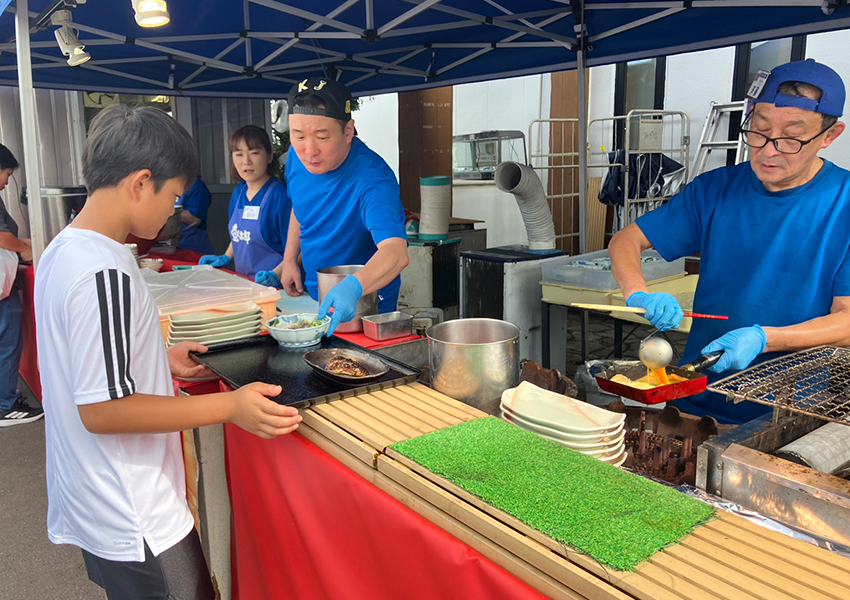 魚太郎_トラック冷麺スタンド