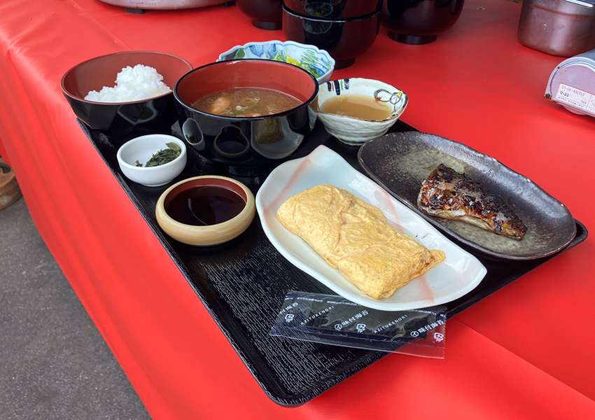 魚太郎_トラック冷麺スタンド